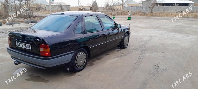 Opel Vectra 1990 - 45 000 TMT - Мары - img 1