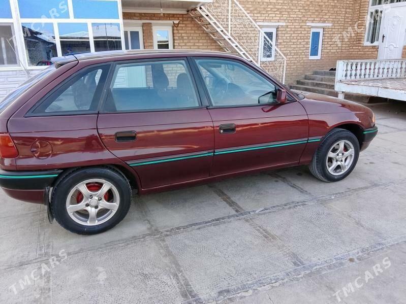 Opel Astra 1993 - 40 000 TMT - Мары - img 1