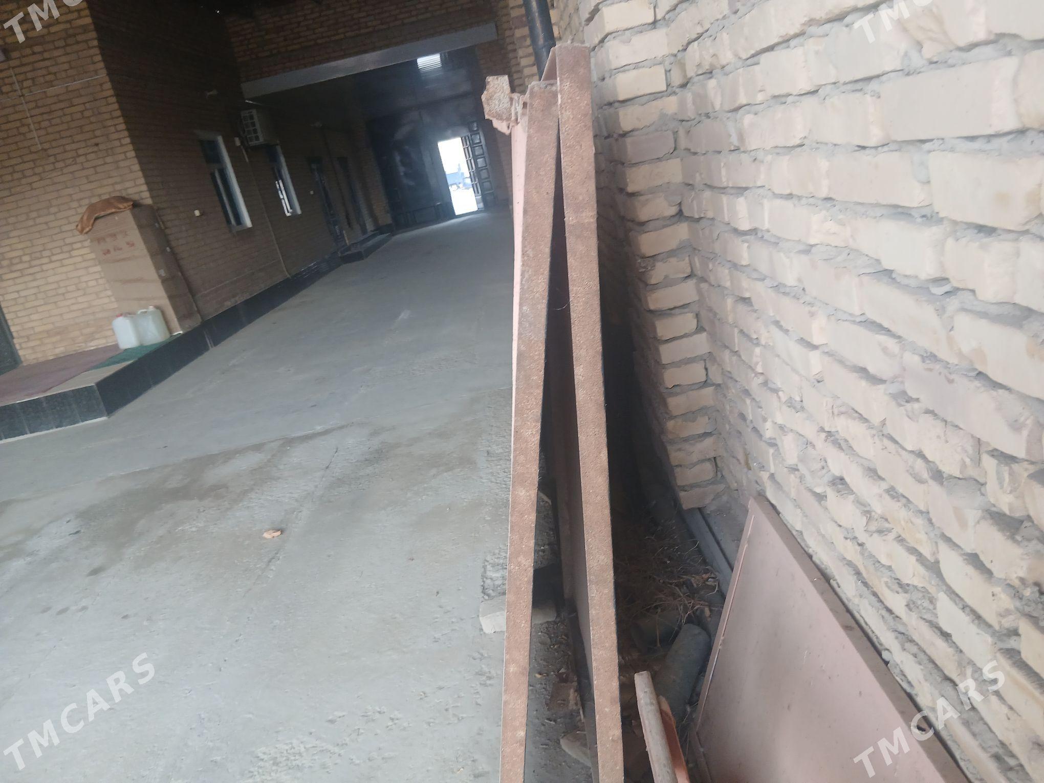 Darwaza ibojka 3 tonnalyk - Çärjew - img 1