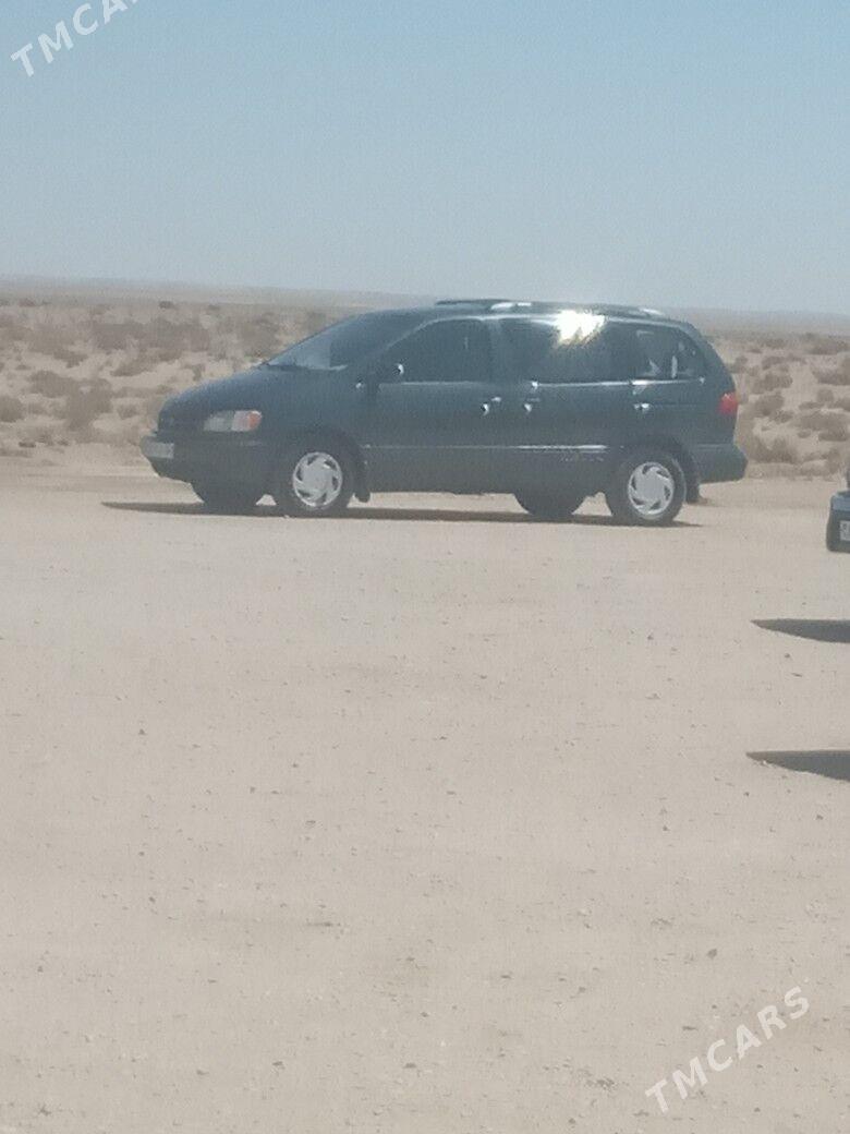 Toyota Sienna 2000 - 160 000 TMT - Гумдаг - img 1