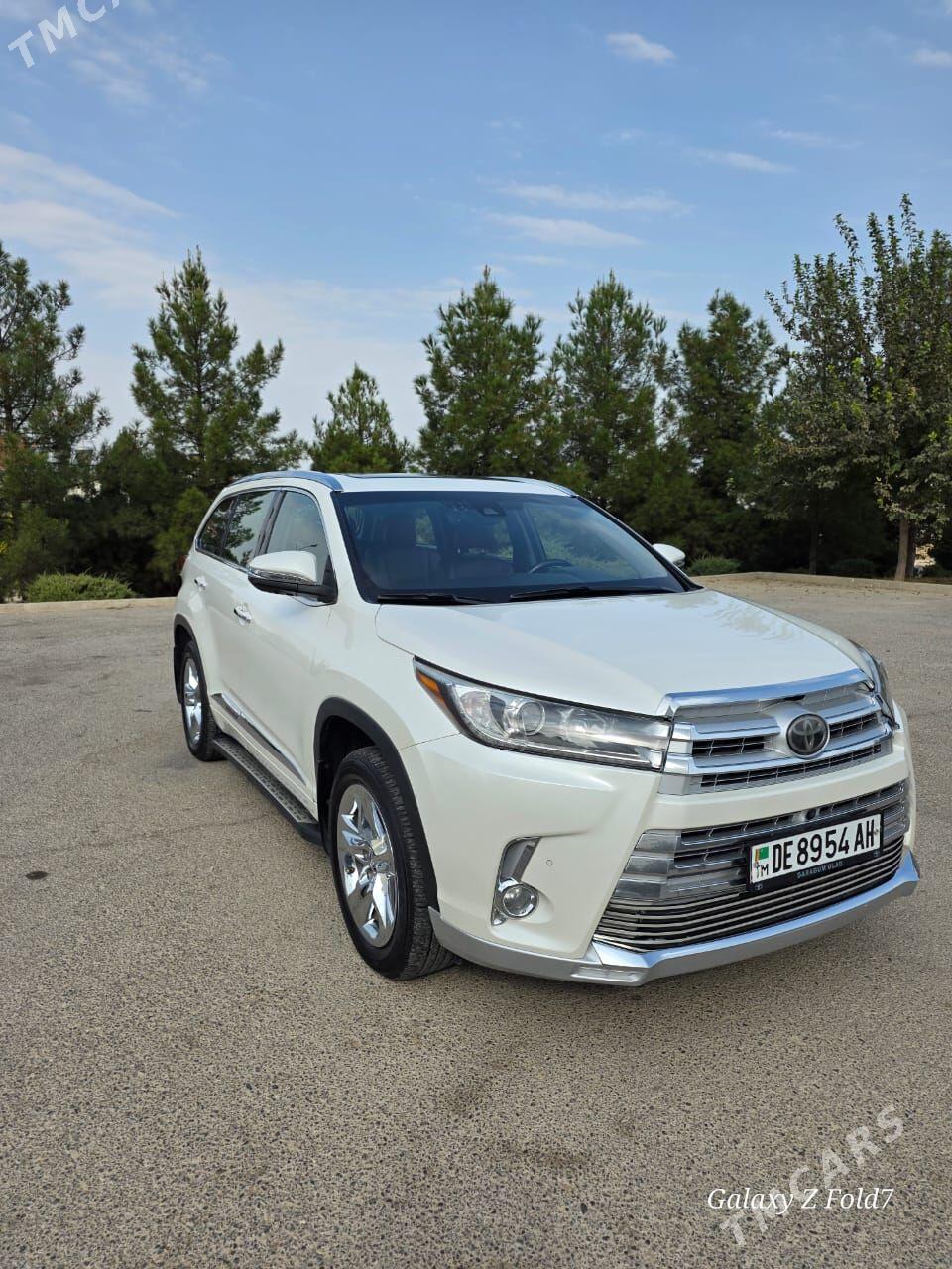 Toyota Highlander 2018 - 630 000 TMT - Ашхабад - img 1