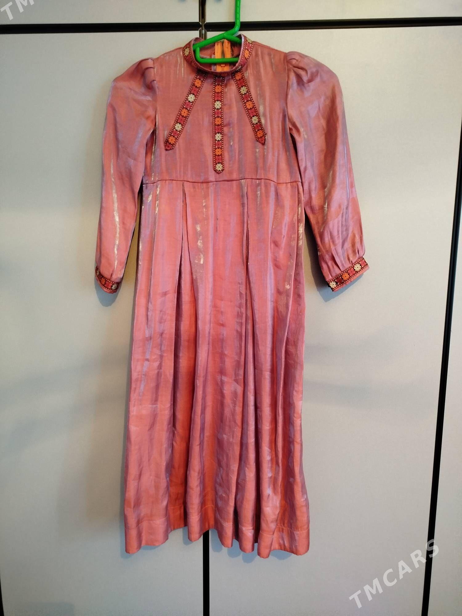 Gyz koynekler - етр. Туркменбаши - img 1