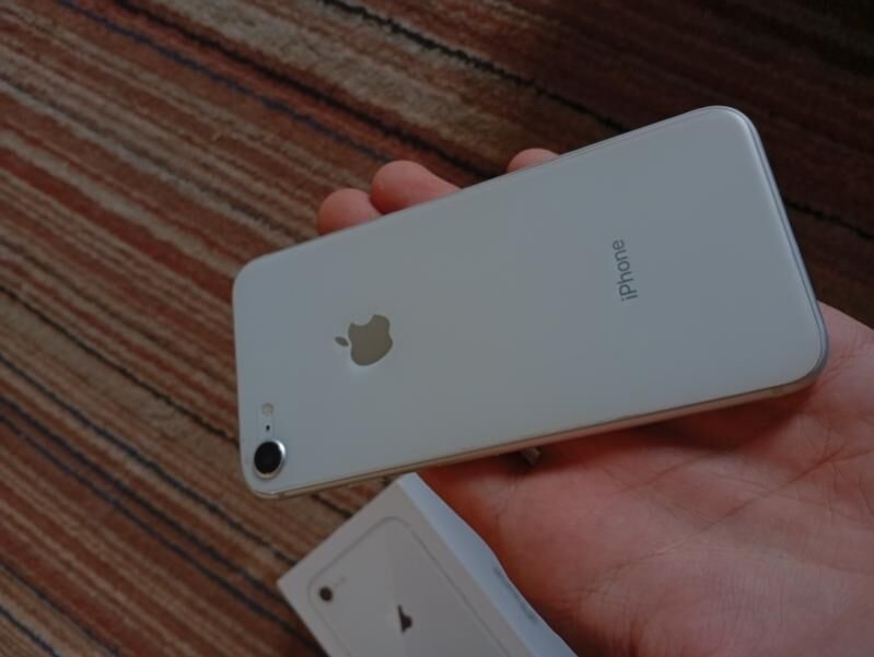 iPhone 8 - Гумдаг - img 1