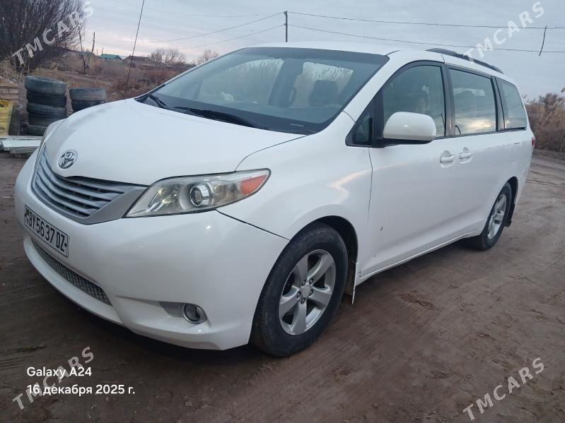 Toyota Sienna 2010 - 280 000 TMT - Кёнеургенч - img 1