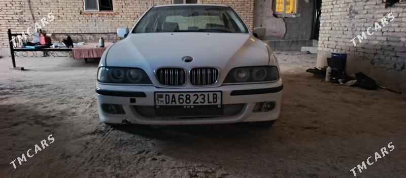 BMW E39 2001 - 90 000 TMT - Туркменабат - img 1