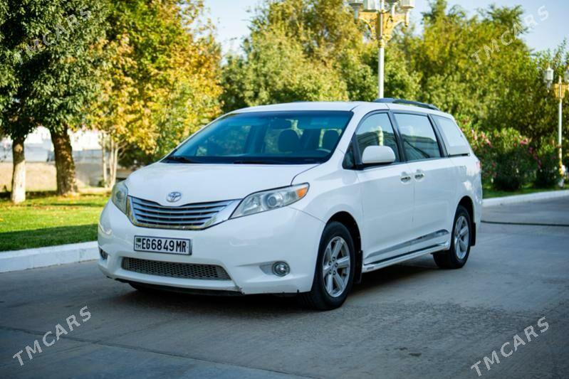 Toyota Sienna 2011 - 319 000 TMT - Мары - img 1