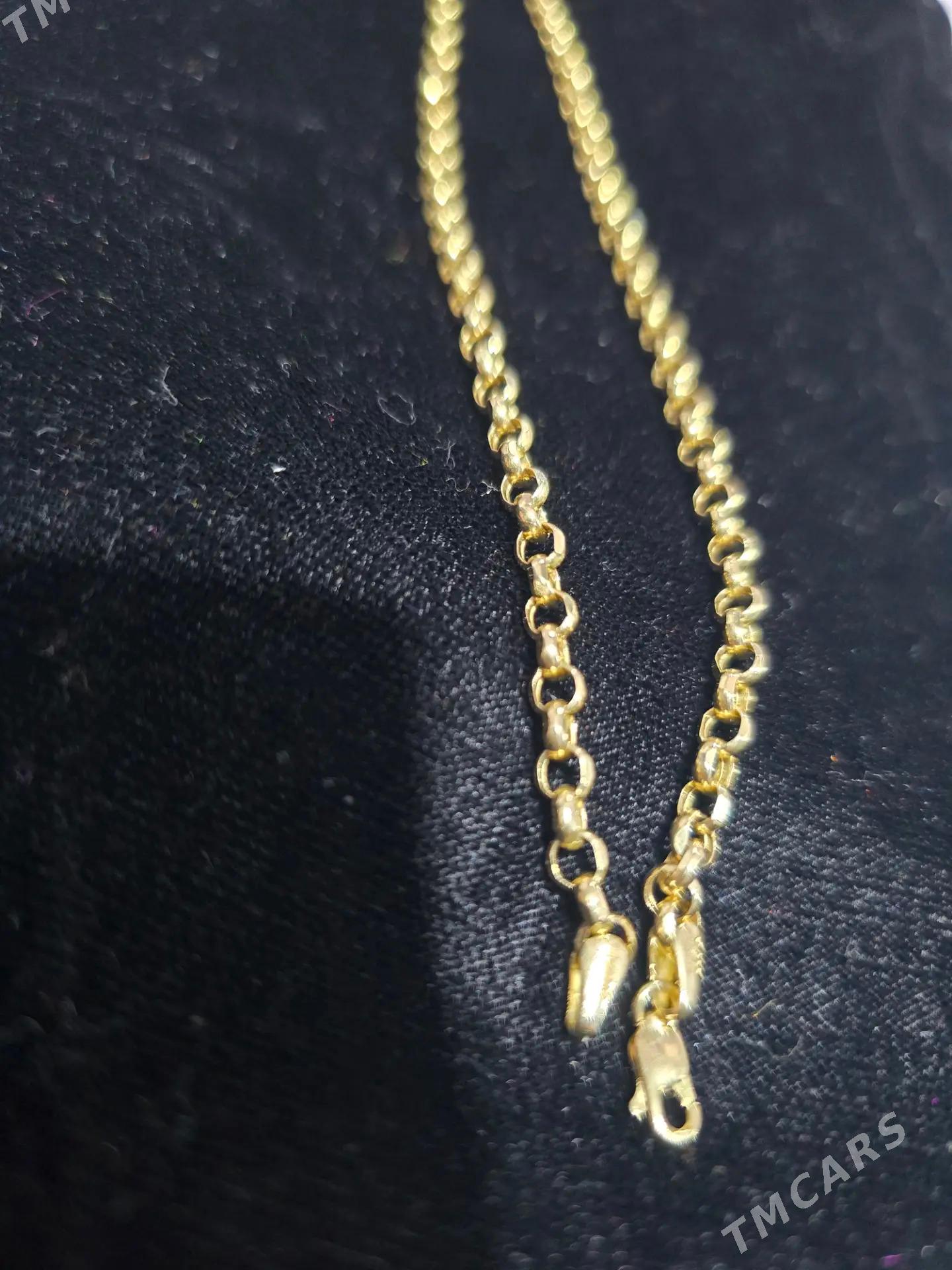 gyzyl zynjyr - Köşi - img 1