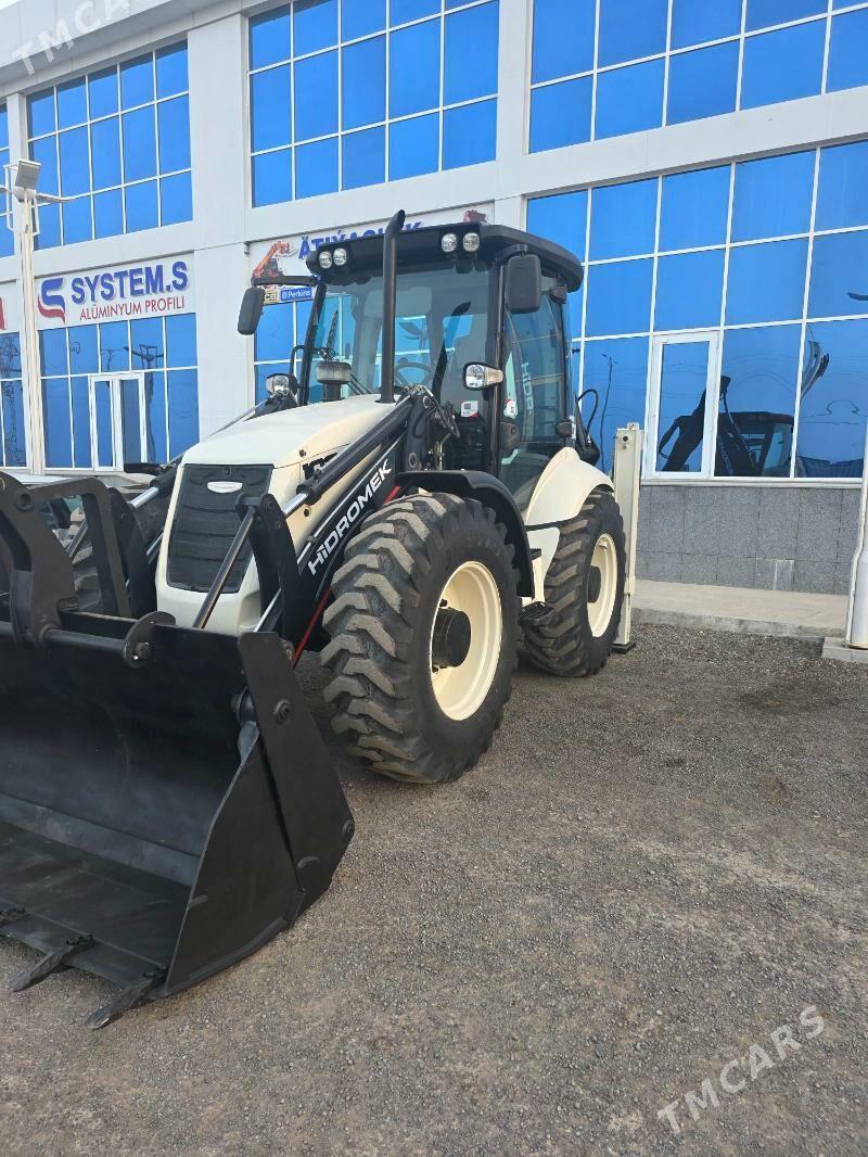 JCB 4CX ECO 2013 - 800 000 TMT - Aşgabat - img 1