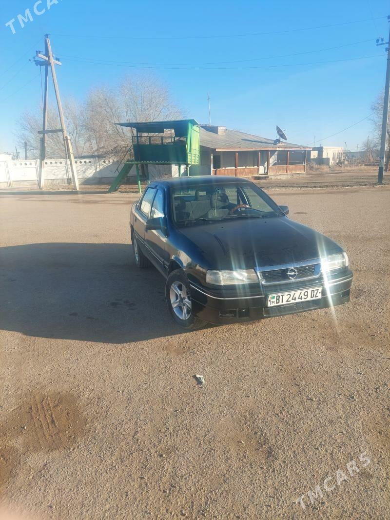 Opel Vectra 1990 - 33 000 TMT - Губадаг - img 1