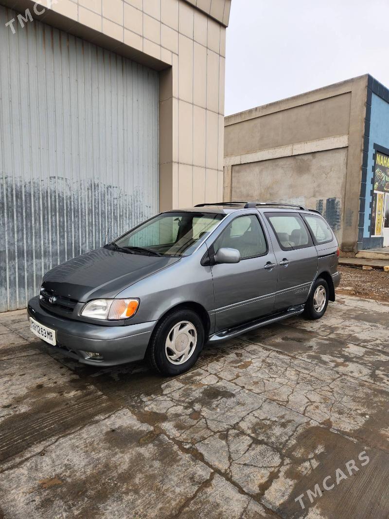 Toyota Sienna 2000 - 180 000 TMT - Мары - img 1