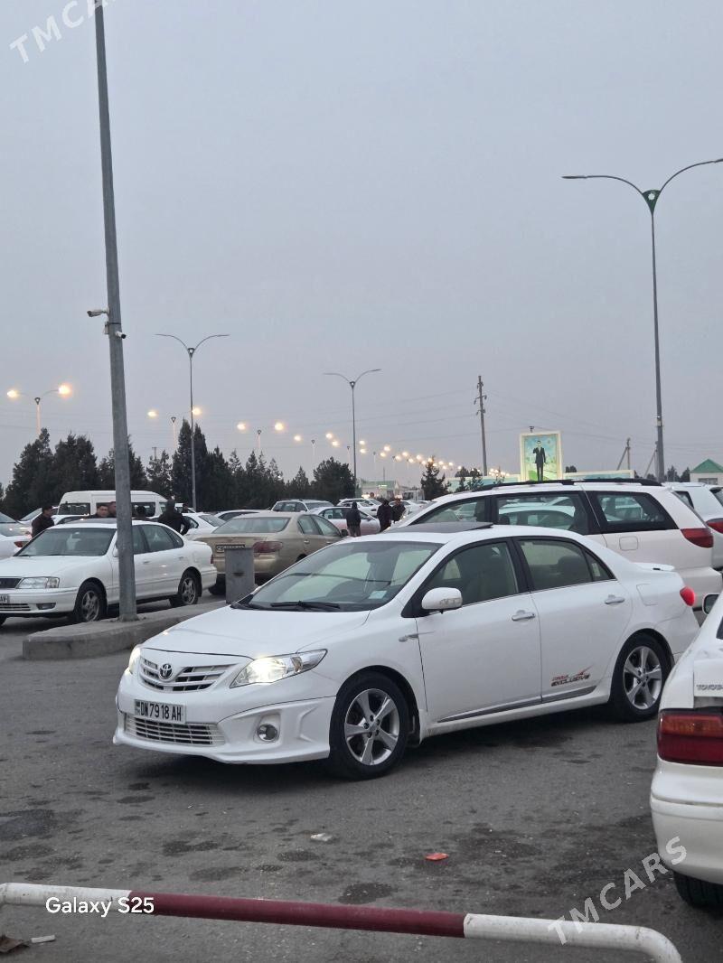 Toyota Corolla 2013 - 210 000 TMT - Теджен - img 1