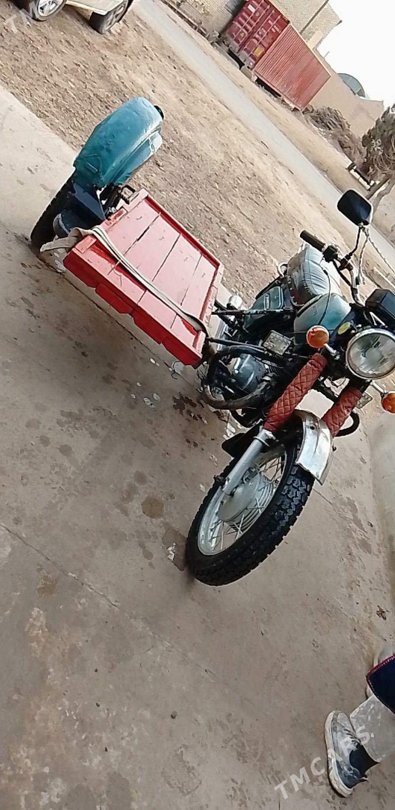 Iž Planeta 4 1988 - 8 000 TMT - Kerki - img 1