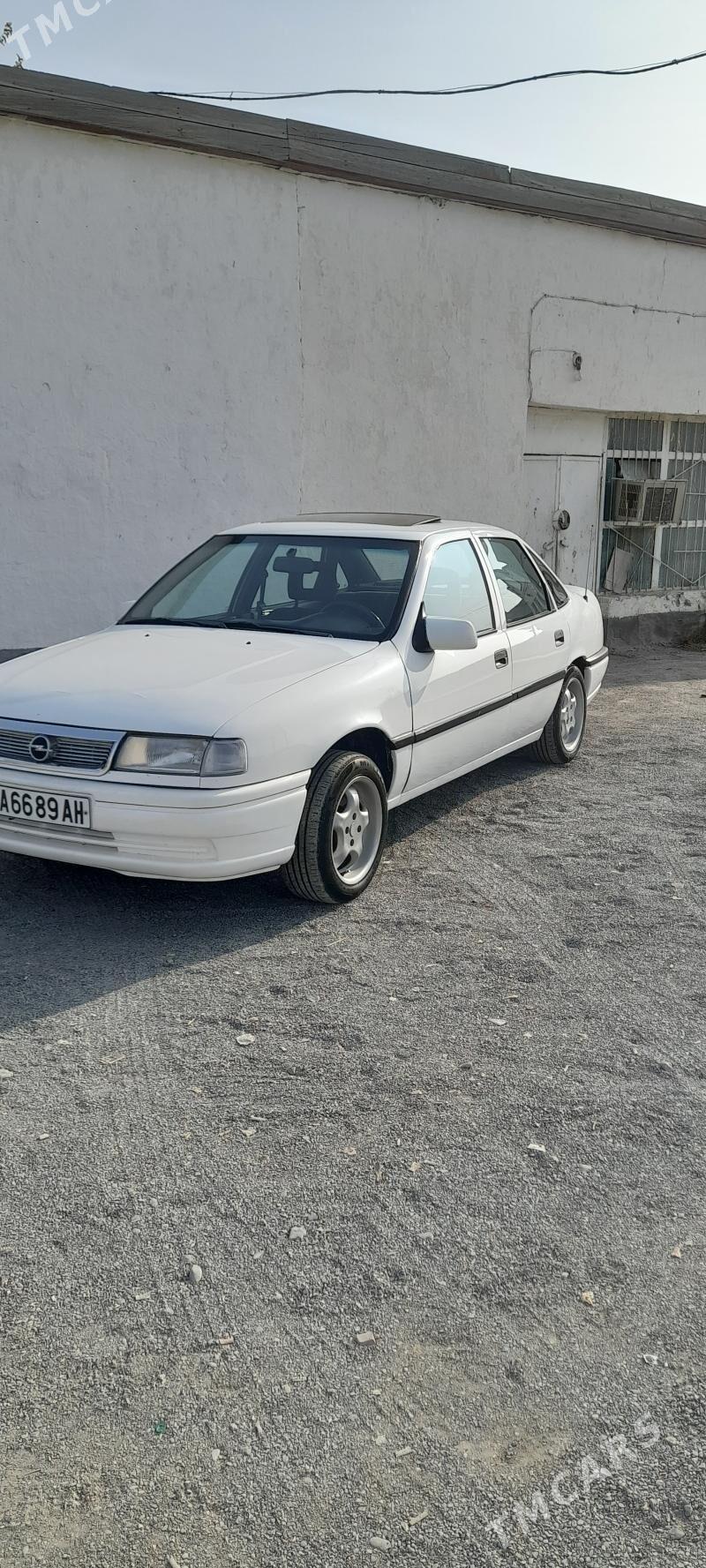 Opel Vectra 1994 - 50 000 TMT - Бахарден - img 1