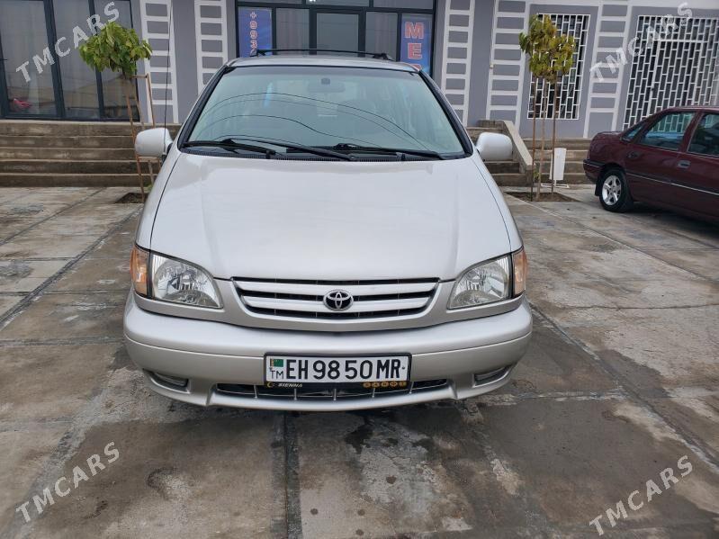 Toyota Sienna 2002 - 180 000 TMT - Мары - img 1