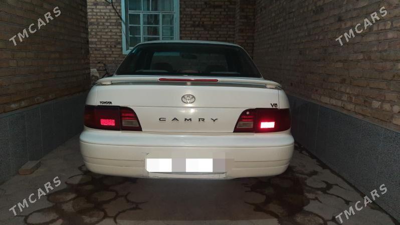 Toyota Camry 1995 - 92 000 TMT - Kerki - img 1