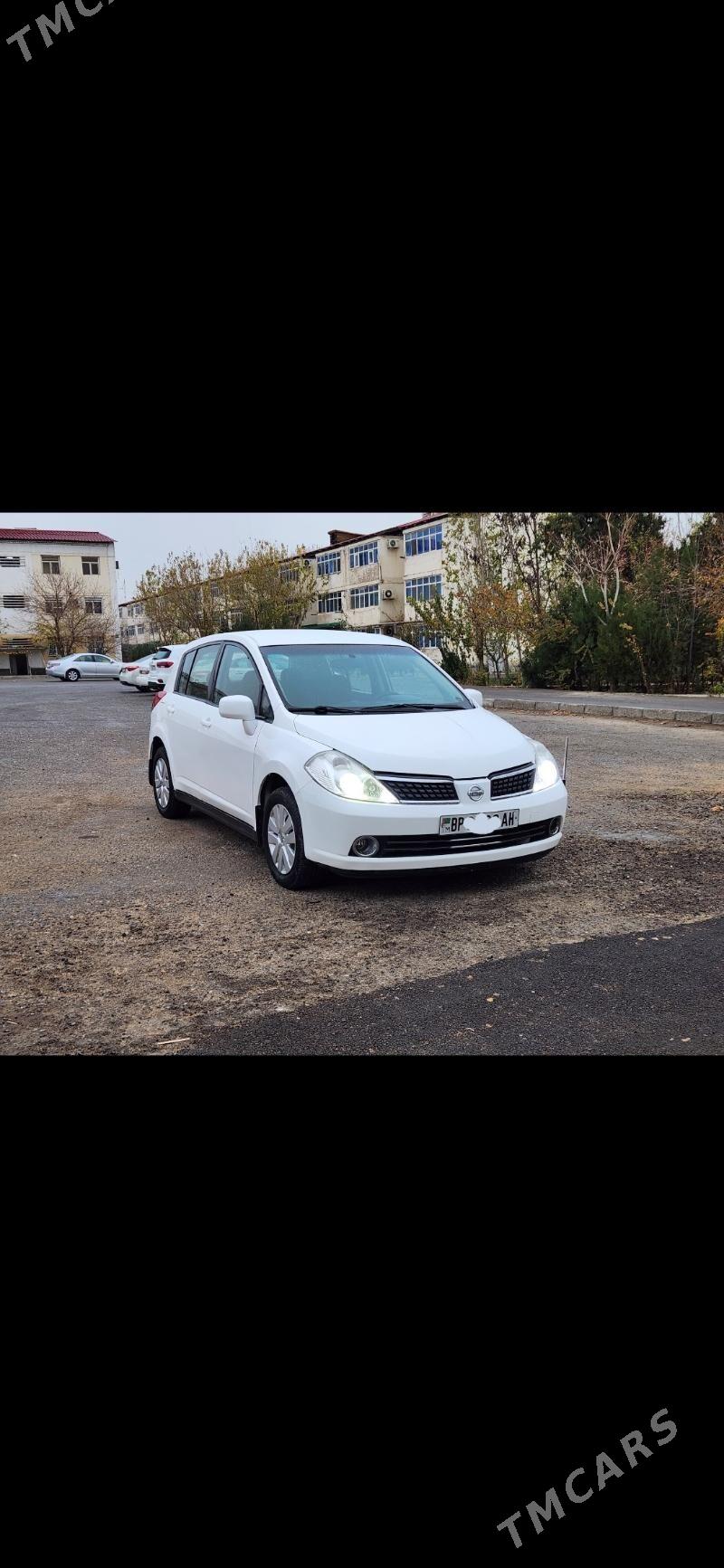 Nissan Versa 2010 - 120 000 TMT - 1 мкр - img 1