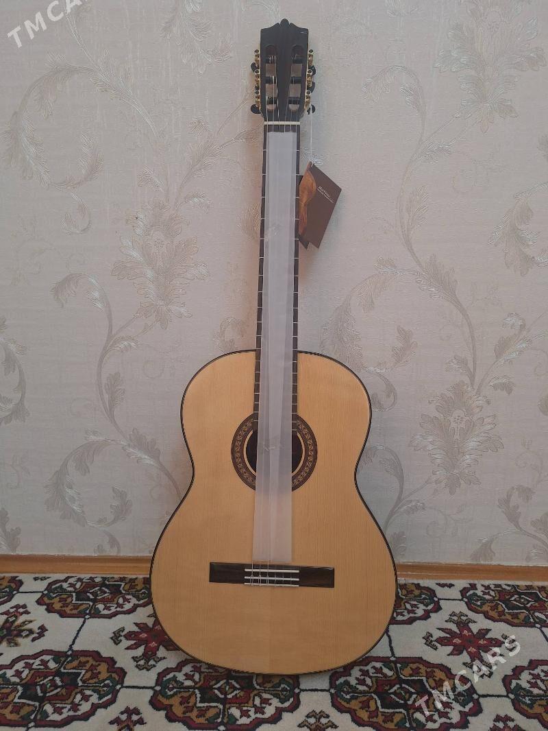 Gitara Martinez Klassik - ул. Советская (Гарашсызлык шаёлы) - img 1