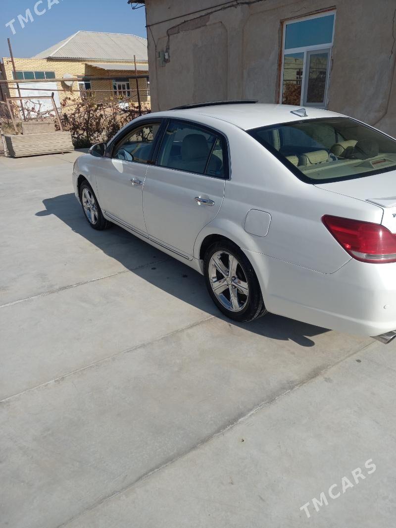 Toyota Avalon 2005 - 135 000 TMT - Фарап - img 1