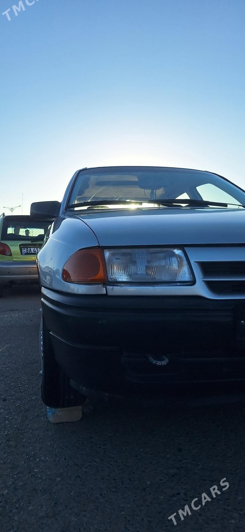 Opel Astra 1993 - 60 000 TMT - Дашогуз - img 1