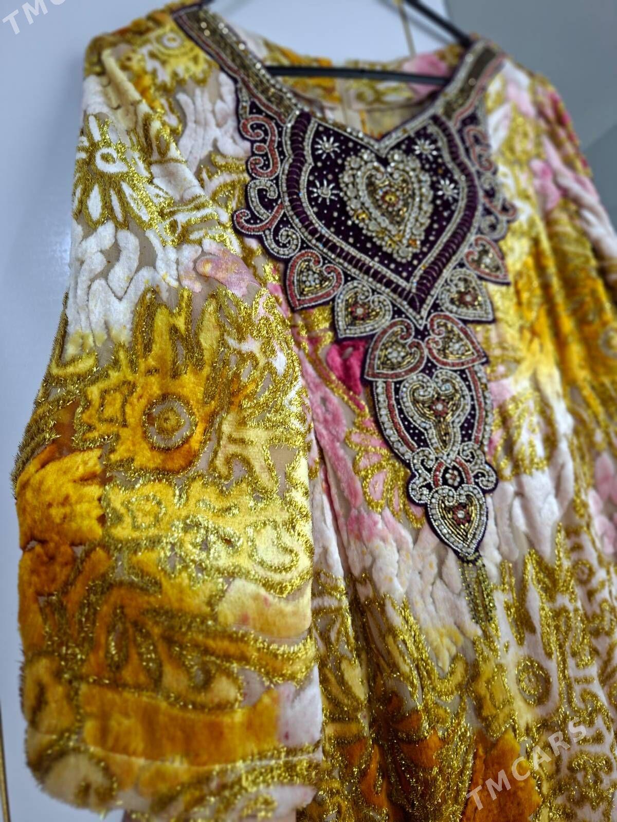 cille dubay pombah - Gurtly - img 1