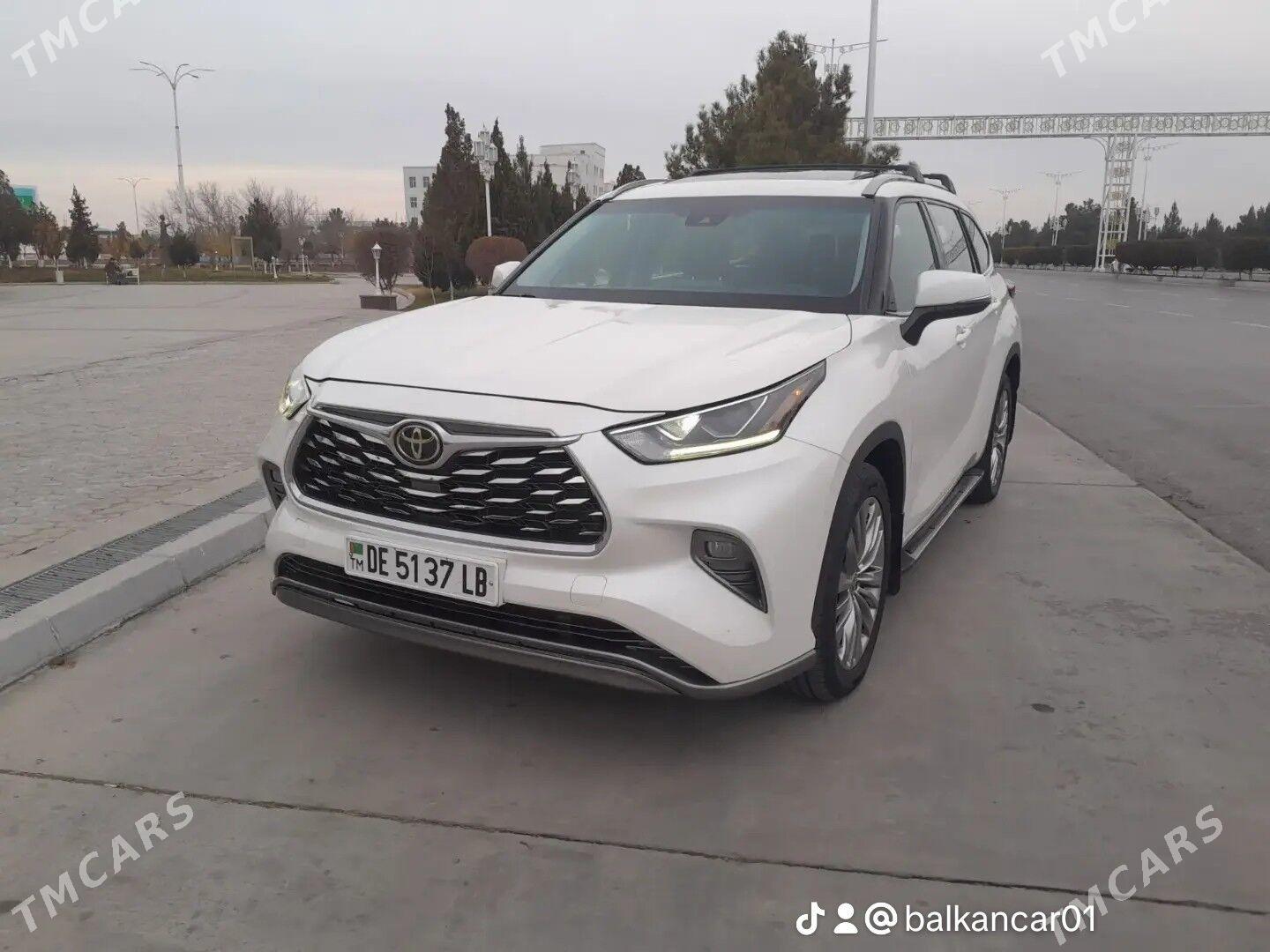 Toyota Highlander 2022 - 490 000 TMT - Çärjew - img 1