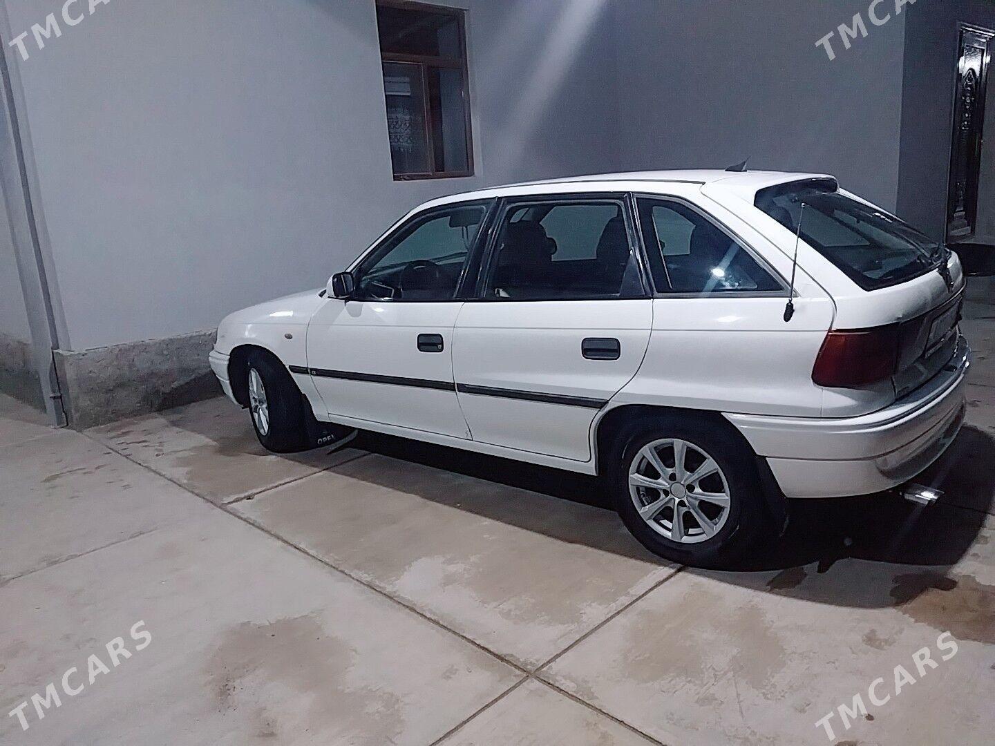Opel Astra 1995 - 50 000 TMT - Губадаг - img 1