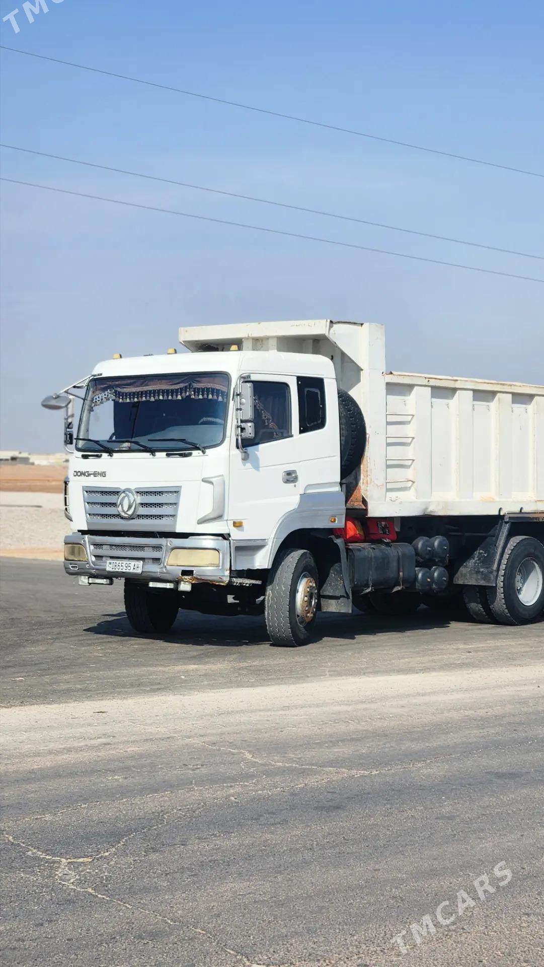 Kamaz 6520 2015 - 400 000 TMT - Теджен - img 1