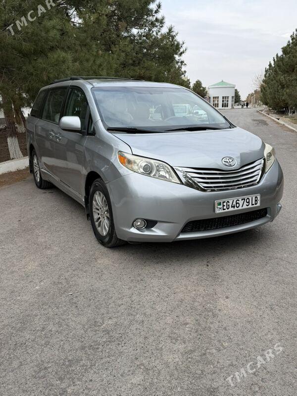 Toyota Sienna 2013 - 320 000 TMT - Türkmenabat - img 1