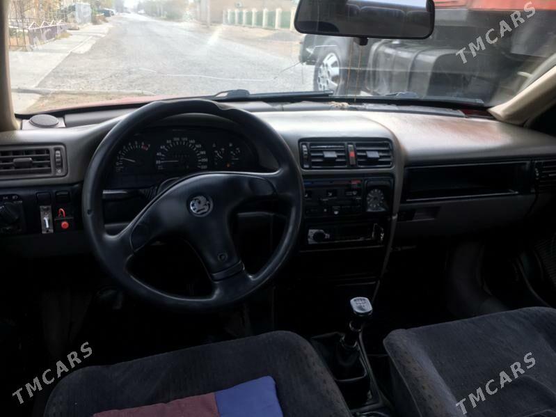 Opel Vectra 1989 - 30 000 TMT - Мары - img 1