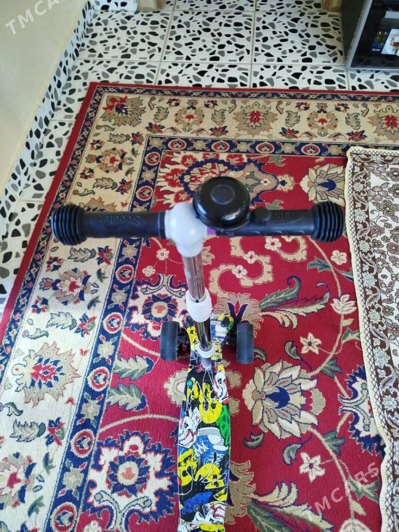 skuter - Sarahs - img 1