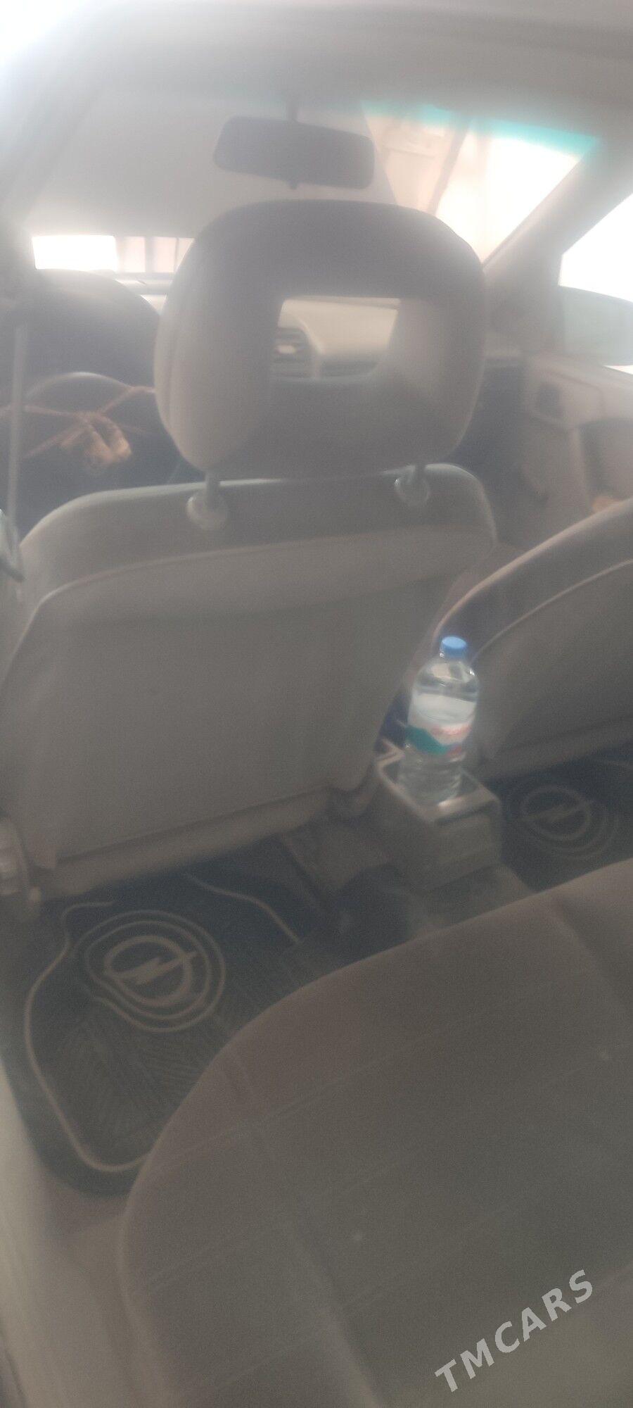 Opel Vectra 1989 - 40 000 TMT - Сакар - img 1