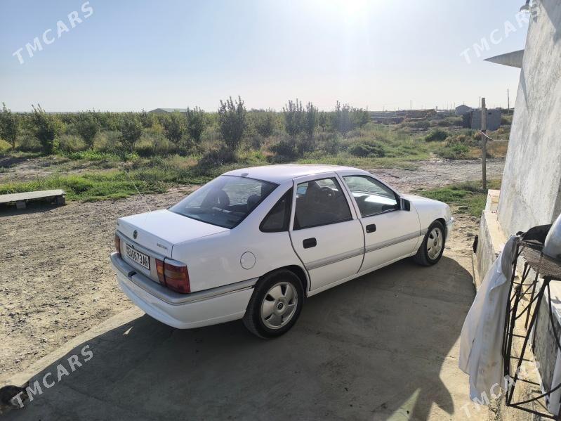 Opel Vectra 1993 - 55 000 TMT - Bäherden - img 1