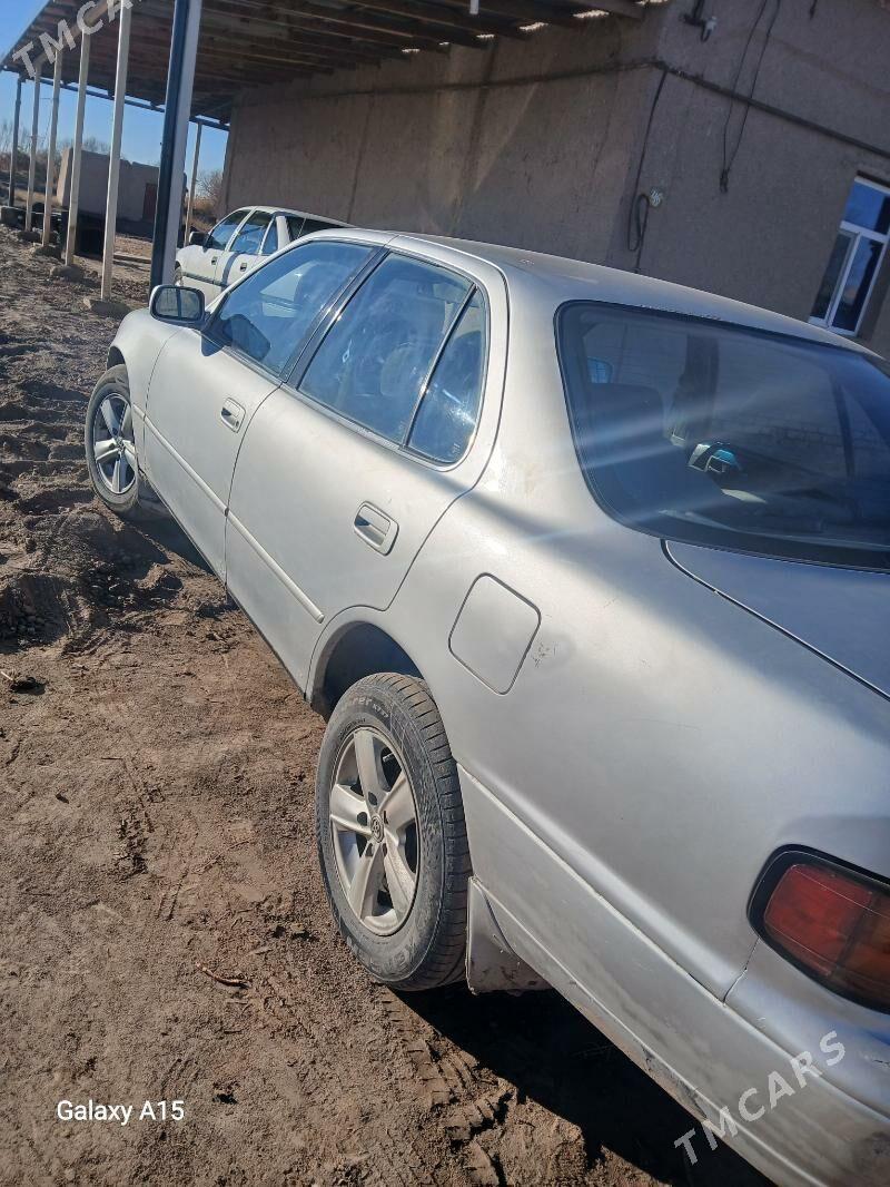 Toyota Camry 1993 - 90 000 TMT - Гурбансолтан Едже - img 1