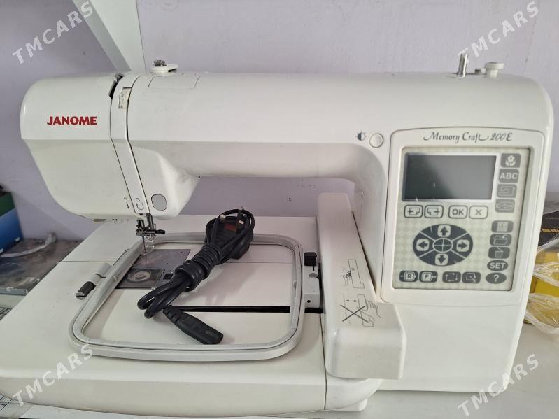 Janome - Mary - img 1