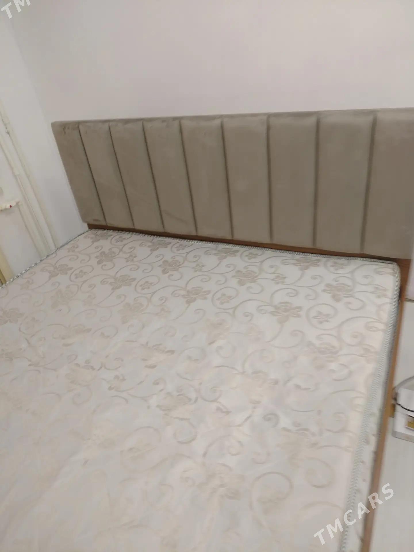 двухспальная кровать Срочно - 10 mkr - img 1