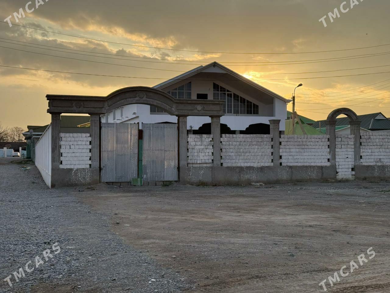 Ashgabat, Herrikgala jay - Ашхабад - img 1