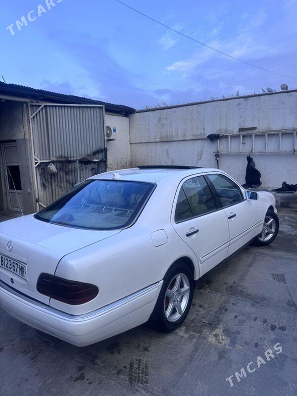 Mercedes-Benz E320 1996 - 90 000 TMT - Байрамали - img 1