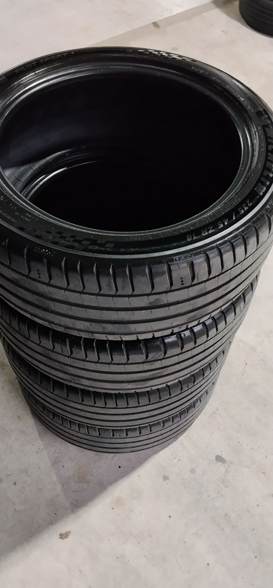 235 45 18 Mishelin Mahmaly 2 900 TMT - Гарадамак - img 1