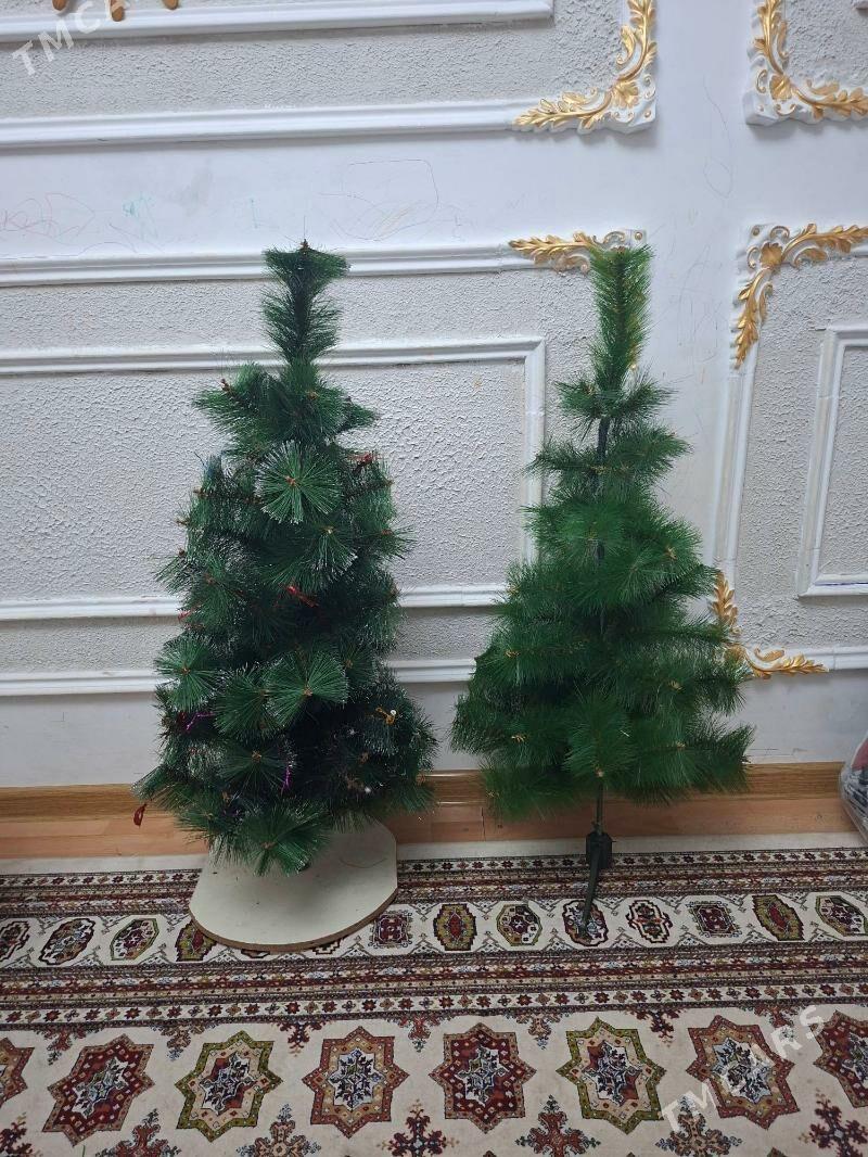 Юлка и игрушки и гирлянды - Aşgabat - img 1