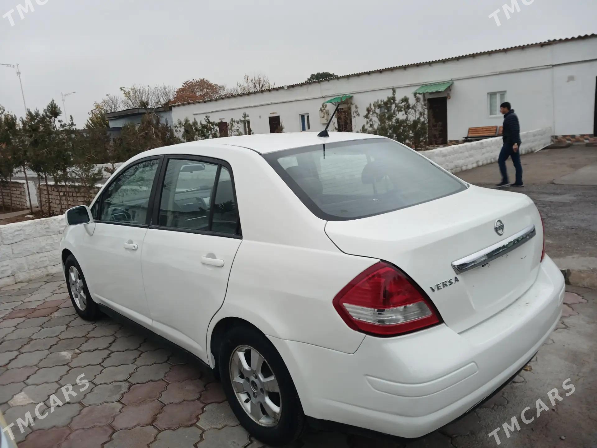 Nissan Versa 2010 - 118 000 TMT - Köşi - img 1