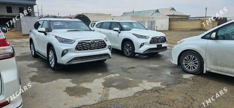 Toyota Highlander 2022 - 561 450 TMT - Мары - img 1