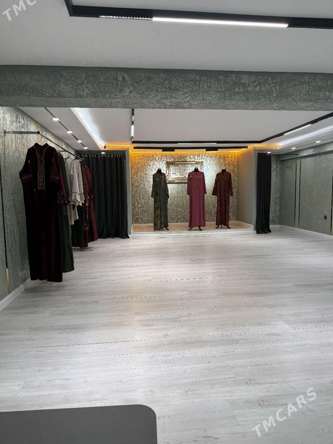 Tikinjiçilik atelýe - Sowetskiý köç. (Garaşsyzlyk şaýoly) - img 1