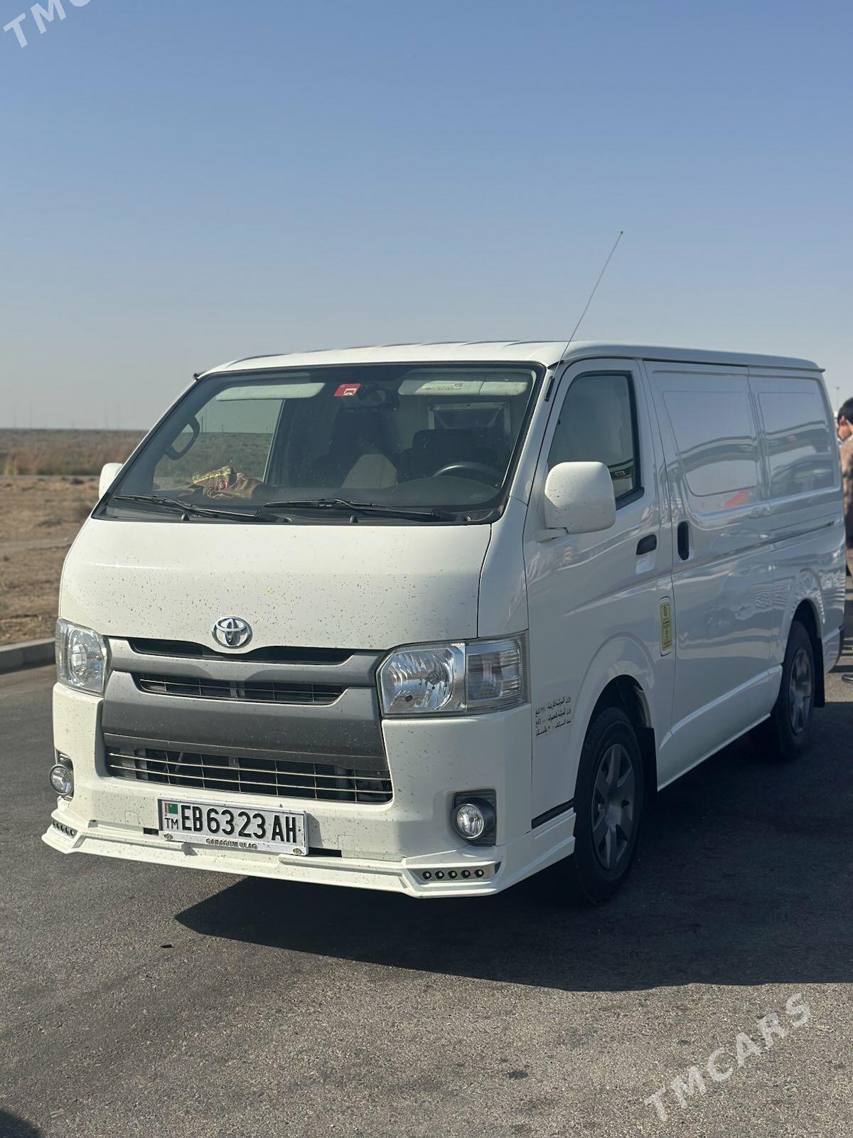 Toyota Hiace 2021 - 400 000 TMT - Мары - img 1