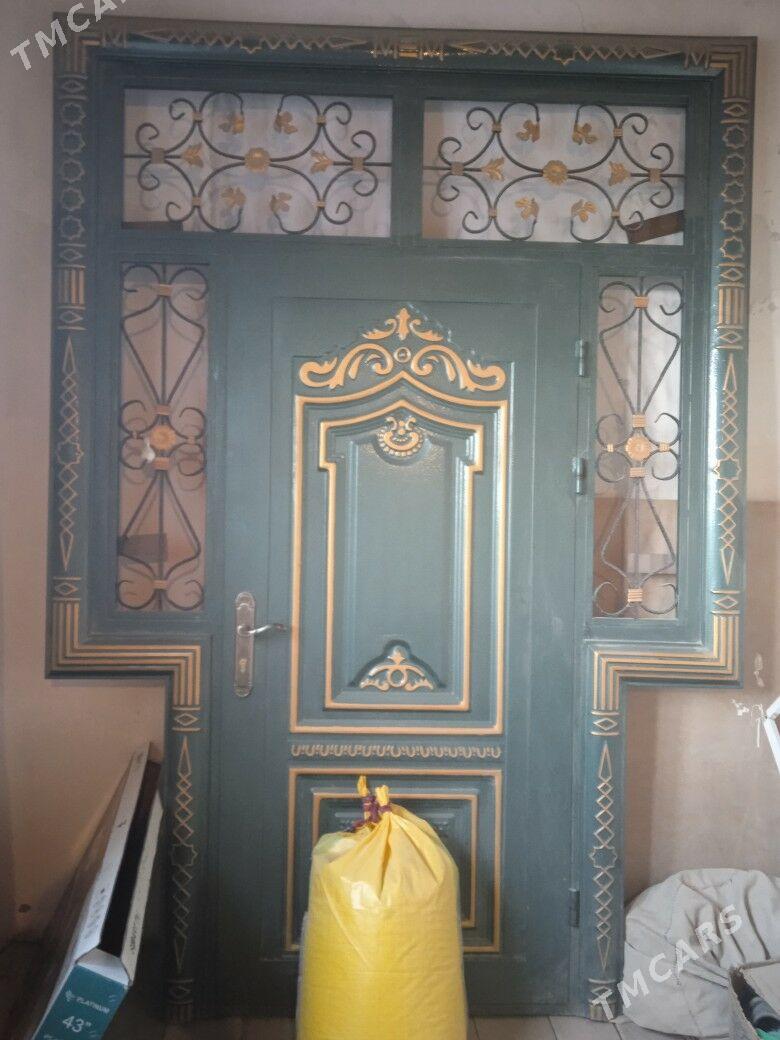 demir gapy - Болдумсаз - img 1