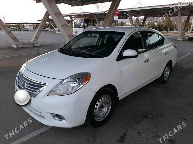 Nissan Versa 2011 - 95 000 TMT - Балканабат - img 1