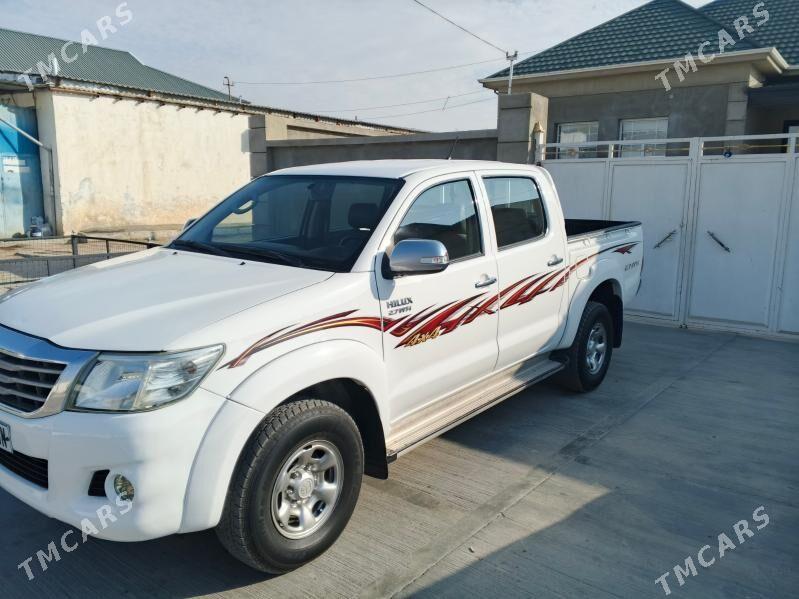 Toyota Hilux 2014 - 360 000 TMT - Балканабат - img 1