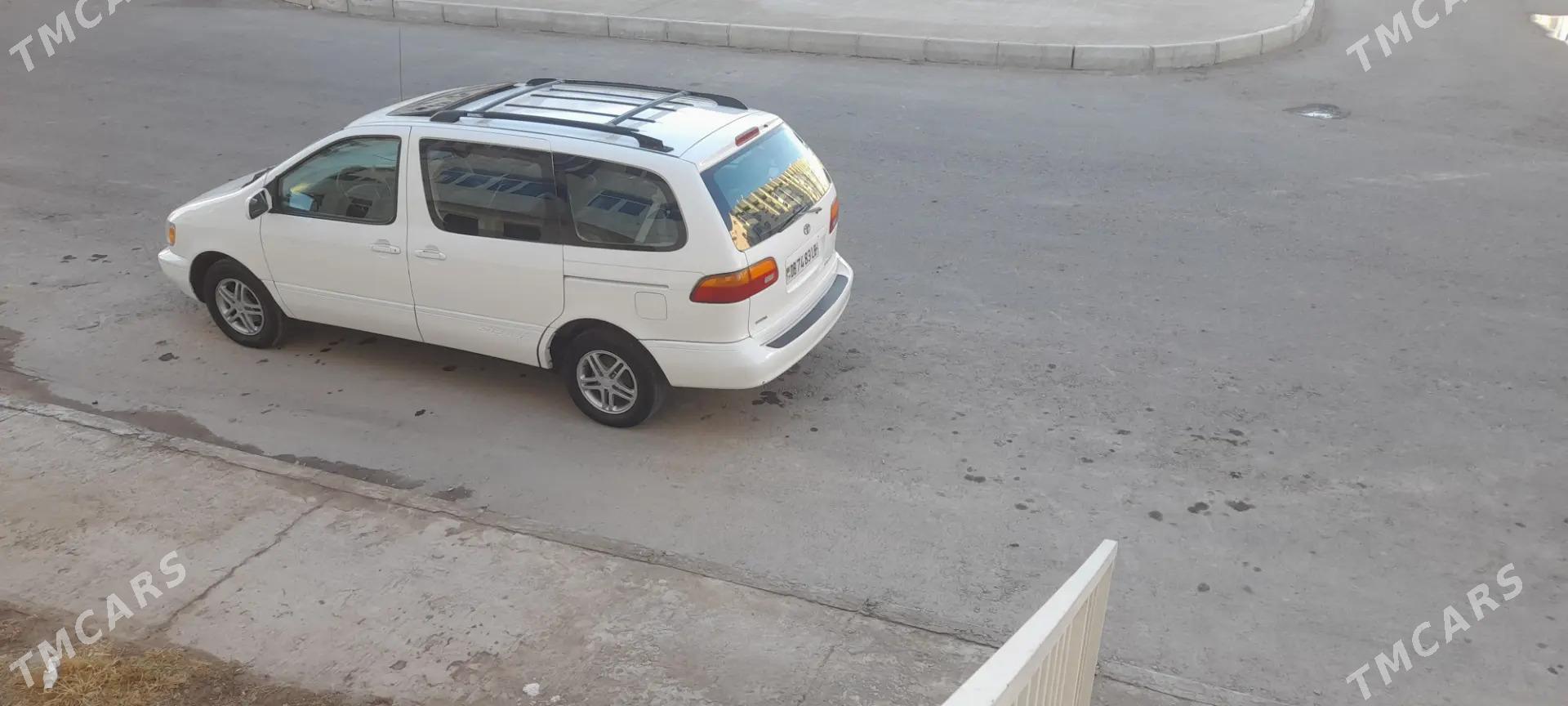 Toyota Sienna 2000 - 170 000 TMT - Türkmenabat - img 1