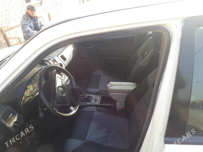 Mercedes-Benz W201 1993 - 40 000 TMT - Çärjew - img 1