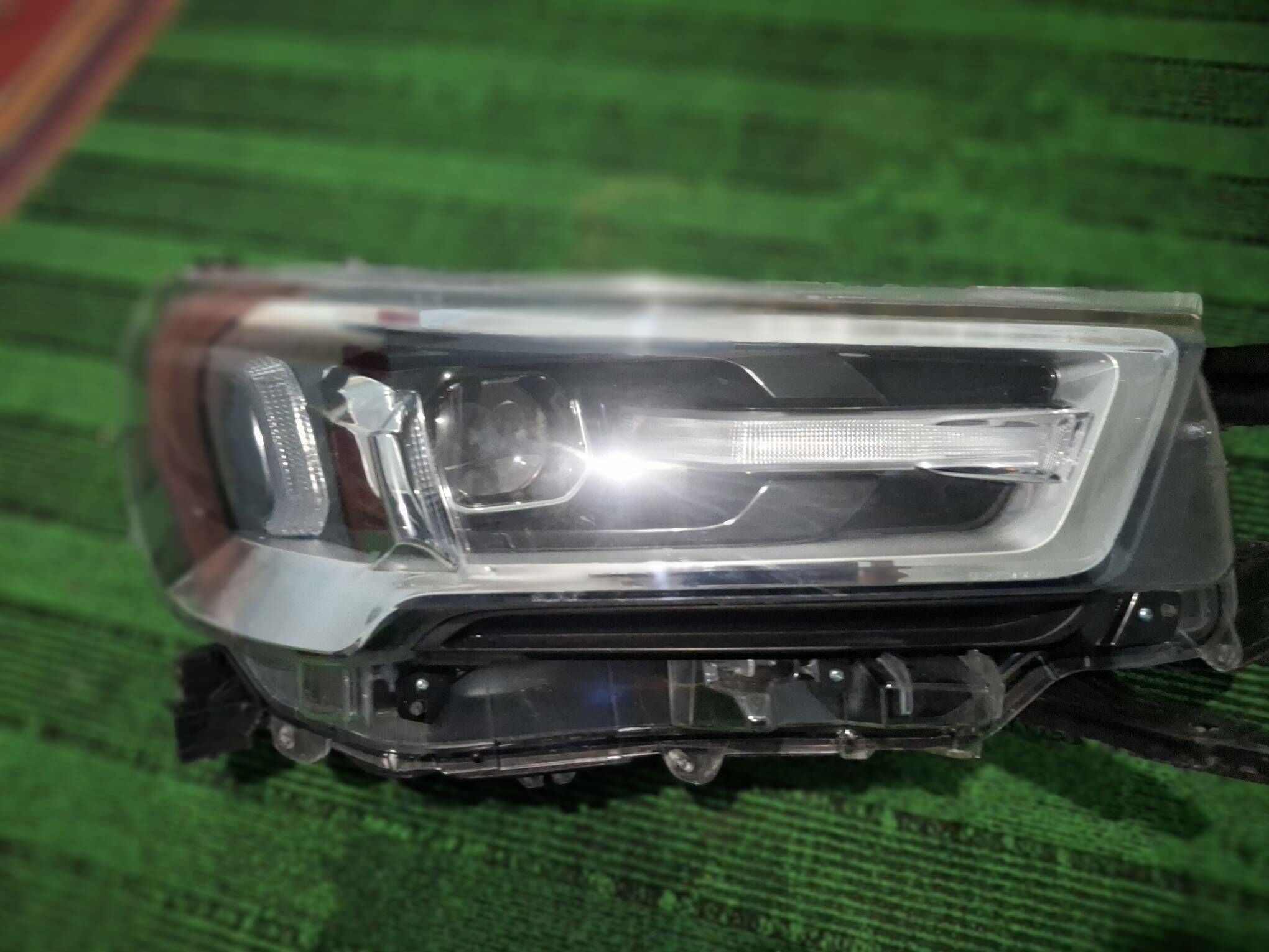 Hilux 2025 fara 3 000 TMT - Керки - img 1