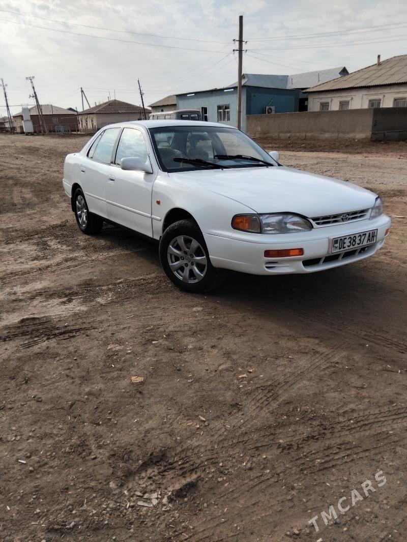 Toyota Camry 1994 - 85 000 TMT - Теджен - img 1